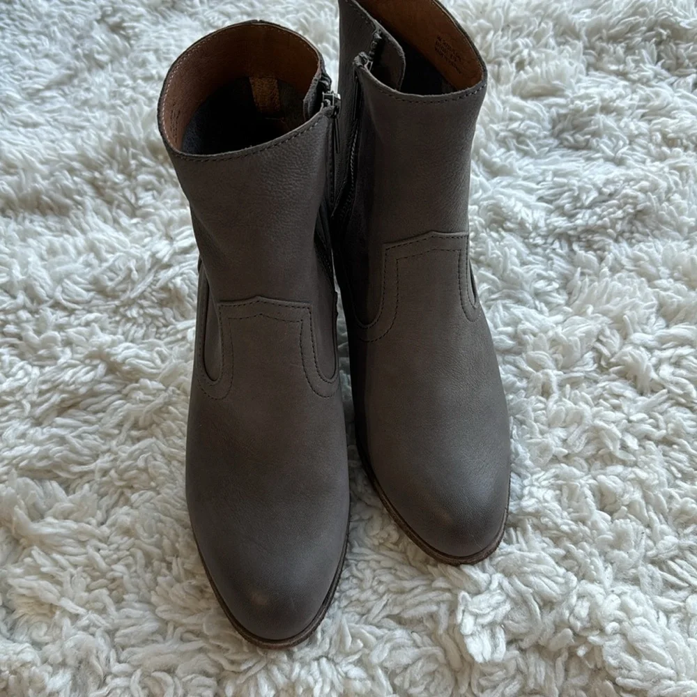 🆕 Frye‎ Essa Leather Booties
